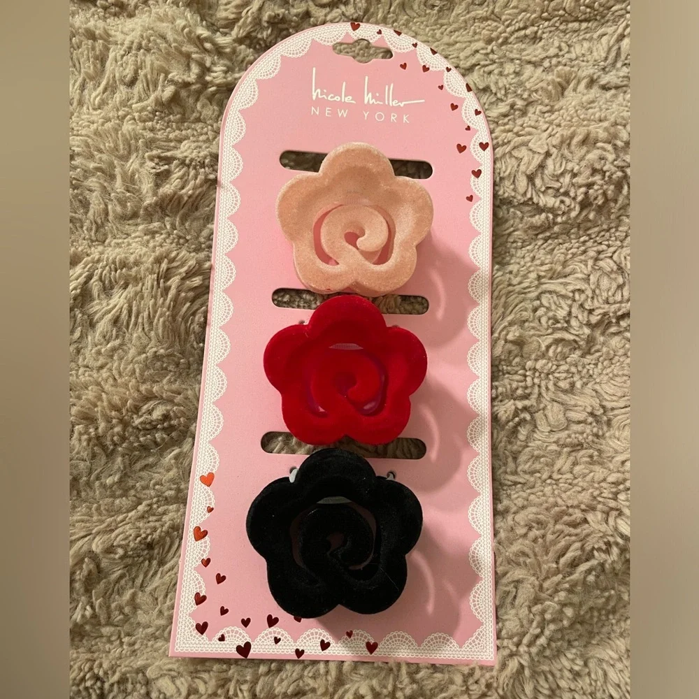 NWT Nicole Miller New York Three Velvet Flower Claw Hair Clips